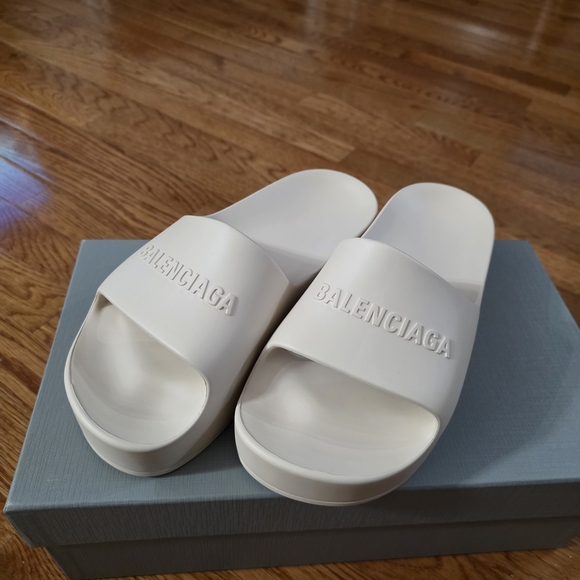 Balenciaga Cream Slide Sandals